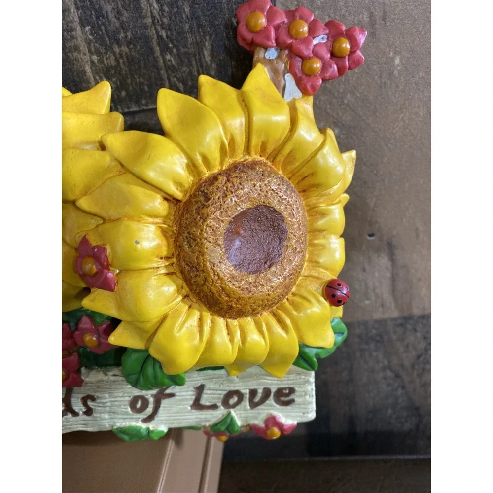 Sunflower Resin Wall Plaque W/‎ Moving Bird On Spring 